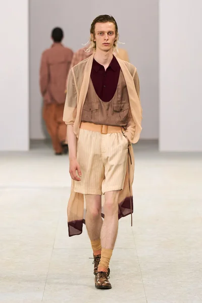 Look 11